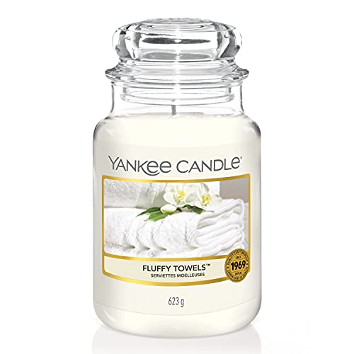 Yankee Candle Duftkerze im Glas (groß) – Fluffy Towels – Kerze mit langer Brenndauer bis zu 150 Stunden – Perfekte Geschenke für Frauen