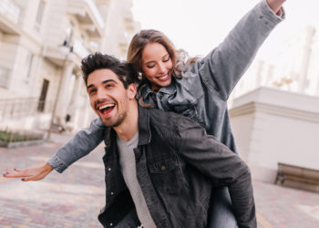 wie manifestiert man liebe