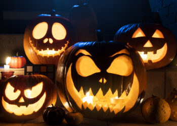 Halloween Kürbis schnitzen